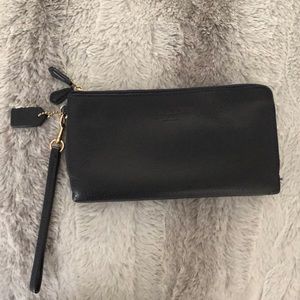 Coach Large Wallet Wristlet - navy blue